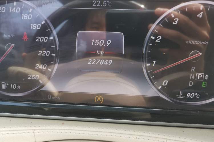 Used Mercedes-Benz S-Class 2014 S 320 L Luxury Model Odometer Close Up