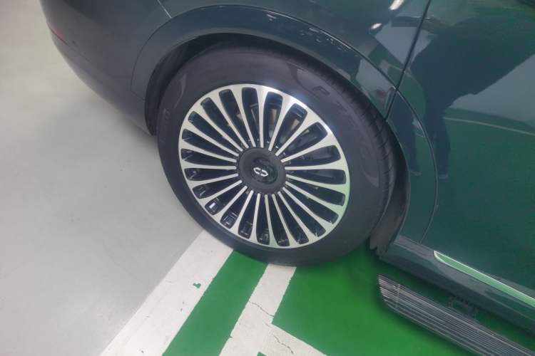 Used Hima AITO M9 2024 Range-Extended Ultra Version 52 kWh 5-Seater Model
