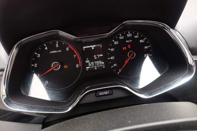 Used Baojun 310 2016 1.2L Manual Luxury Model Odometer Close Up