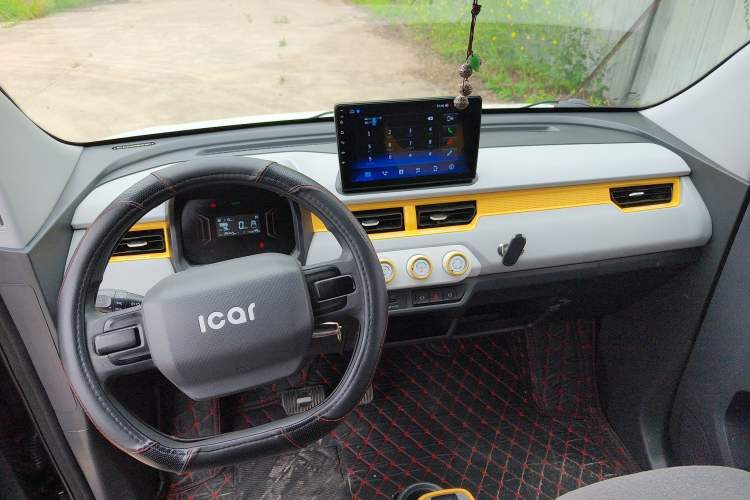 Used Chery QQ Ice Cream 2023 120km Ice Cream-Type Lithium Iron Phosphate Center Console