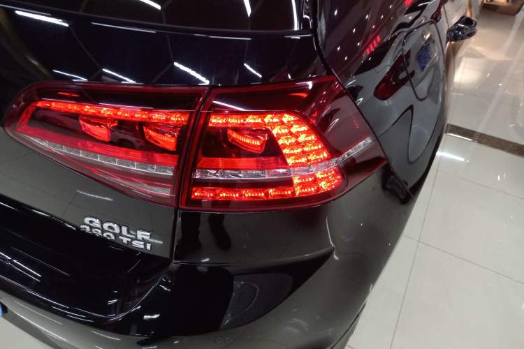 Used Volkswagen Golf 2016 1.4TSI Automatic R-Line