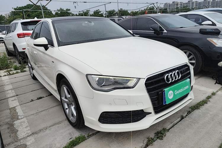 Used Audi A3 2014 Limousine 40 TFSI S line Comfort Model
