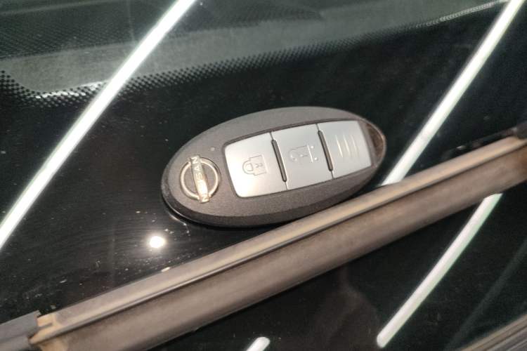 Used Nissan Qashqai 2025 Honor 2.0L CVT XV Genuine Edition