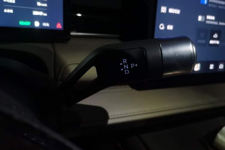 Used Geely Galaxy 8 2025 130km EM-i Deluxe Edition
