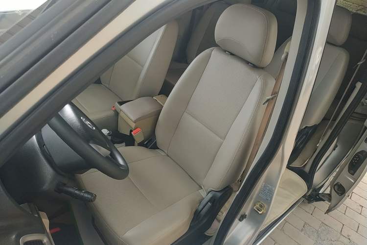 Used Dongfeng Shuaike 2016 1.6L Manual Comfort Model