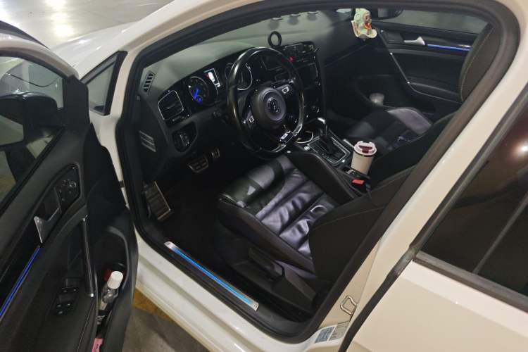 Used Volkswagen Golf 2015 2.0 TSI R Driver Seat