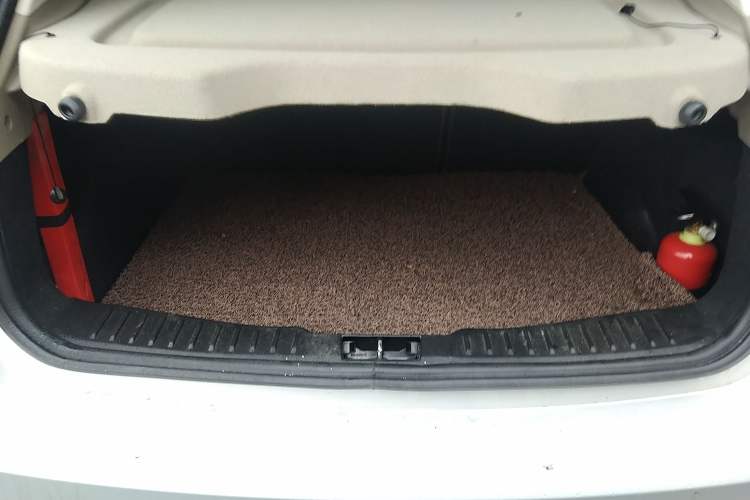 Used Ford Focus 2012 Hatchback 1.6L Automatic Fashion Edition Trunk