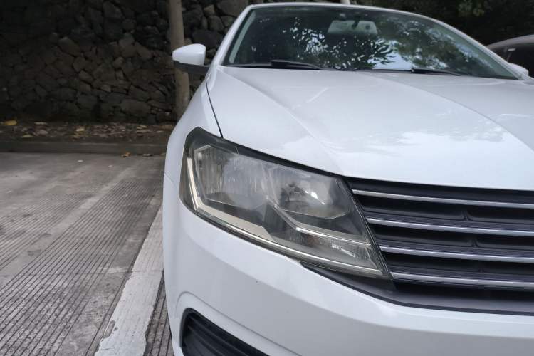 Used Volkswagen Lavida 2015 1.6L Manual Fashion Edition