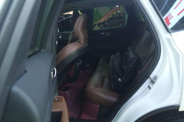 Used Volvo XC60 2019 T5 4x4 Smart Edition China V Standard