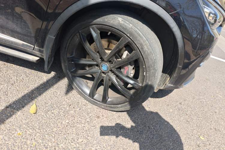 Used BYD Tang New Energy 2021 DM 2.0T Four-Wheel Drive High-Performance Flagship Model Right Front Wheel Hub