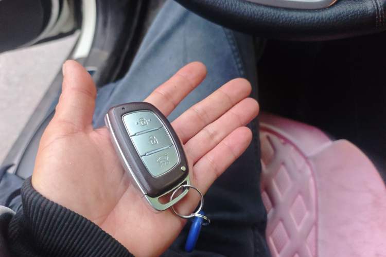 Used Hyundai ix25 2015 1.6L Automatic Two-Wheel Drive Smart GLS Trim Vehicle Key