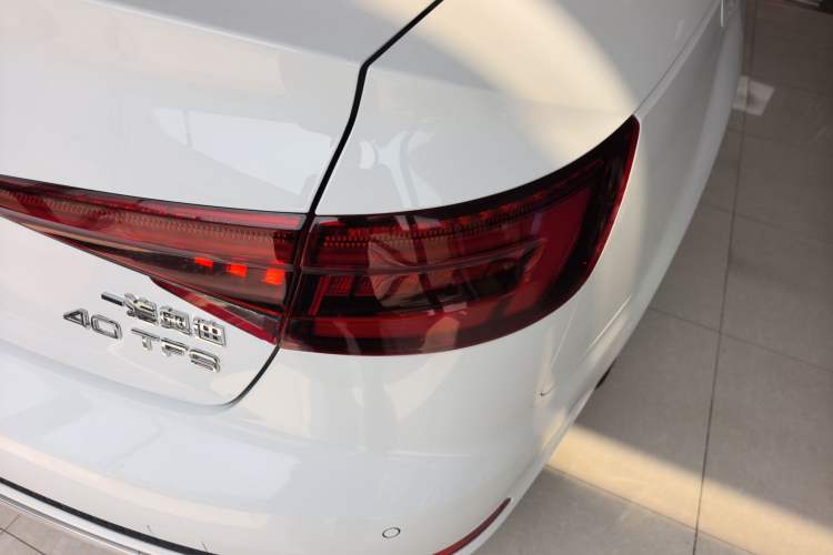 Used Audi A4L 2019 40 TFSI Fashion Version China V