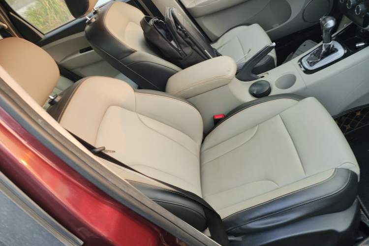 Used FORTHING Joyear XV 2016 1.6L CVT Comfort Model
