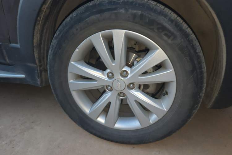 Used Chevrolet Captiva 2015 2.4L 4x4 Flagship Edition 7-Seater Right Front Wheel Hub