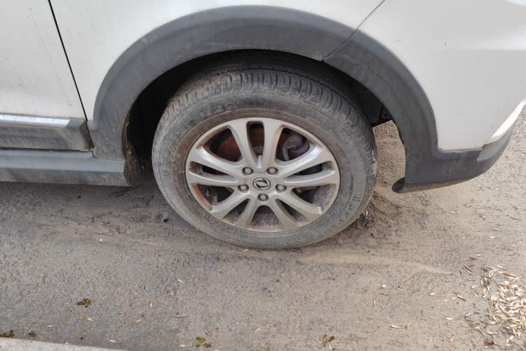 Used Dongfeng Fengon 370 2016 1.5L Manual Standard Model II 7 Seats Right Front Wheel Hub