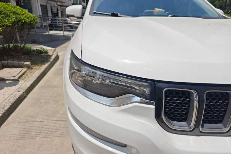 Used Jeep Grand Commander 2018 2.0T Four-Wheel Drive Premium Navigation Version China V
