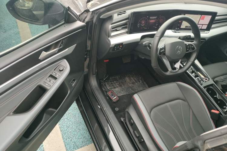 Used Volkswagen Lamando 2023 Lavida L 280TSI DSG Cool & Spicy Edition Driver Seat