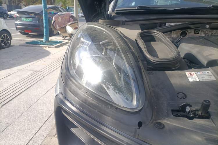 Used Porsche Macan 2014 Macan 2.0T Right Front Headlight