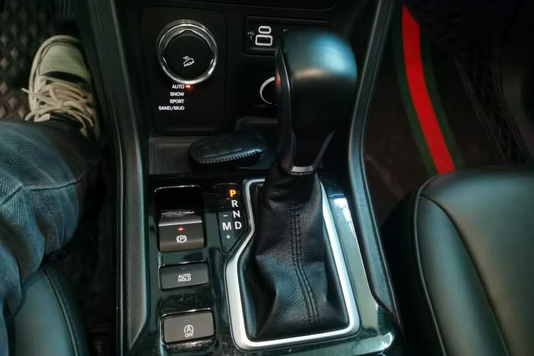 Used Jeep Grand Commander 2018 2.0T Four-Wheel Drive Enjoyment Version China V Gear Lever