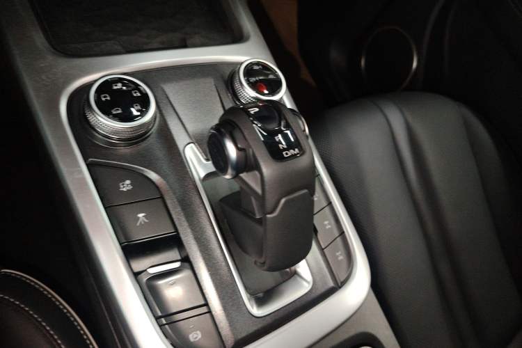 Used Tank 300 2023 Off-Road Edition 2.0T Conqueror Gear Lever