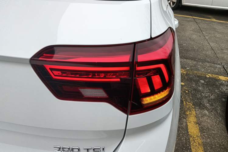 Used Volkswagen T-ROC 2022 280TSI DSG Two-Wheel Drive Comfort PLUS Exterior 1