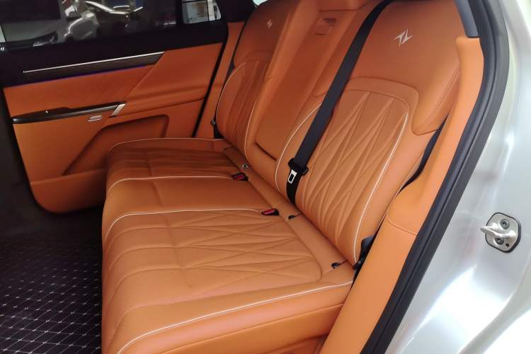 Used Dongfeng eπ eπ008 2025 210 Ultra Range-Extended Version 5 Seats