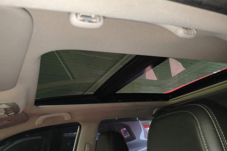 Used Renault Koleos 2017 2.0L Two-Wheel-Drive Leading Edition Headliner