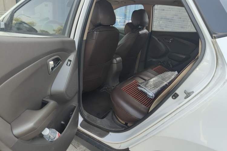 Used Hyundai ix35 2010 2.0L Automatic Two-Wheel Drive Elite Edition GLS