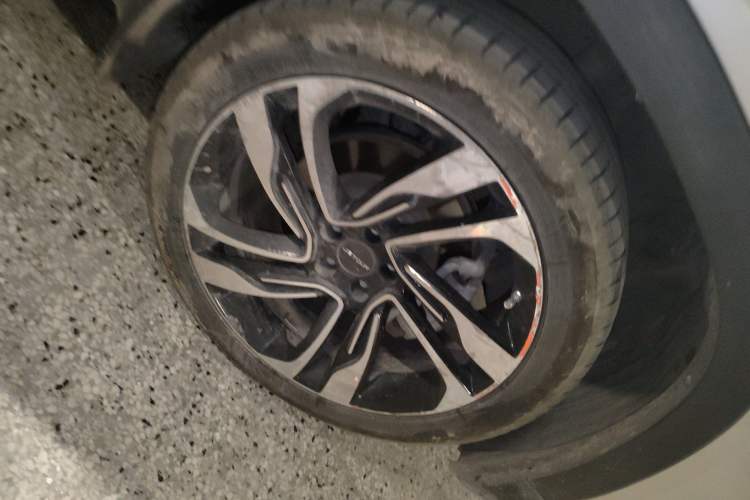 Used JETOUR X90 2019 1.6T DCT Luxury Travel Edition 6 Seats China VI Standard Right Front Wheel Hub