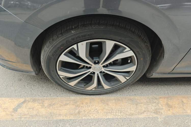 Used CHANGAN Eado 2021 PLUS Blue Whale NE 1.4T GDI DCT Flagship Model Left Front Wheel Hub