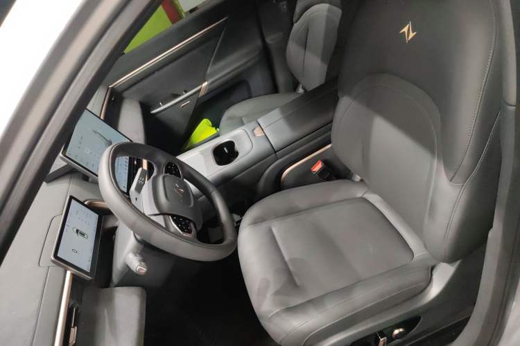 Used Dongfeng eπ eπ008 2024 210Max Range-Extended Version 6 Seats Left Front Seat