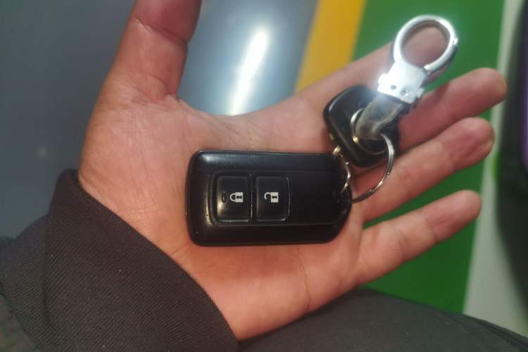 Used Toyota Vios 2017 1.3L CVT Sharp Edition Vehicle Key