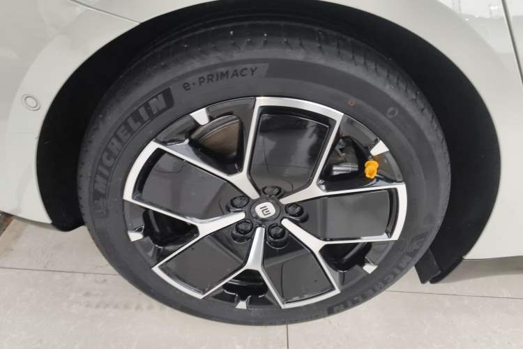Used Xiaomi Auto SU7 2024 Rear-Drive Long-Range Intelligent Driving Version