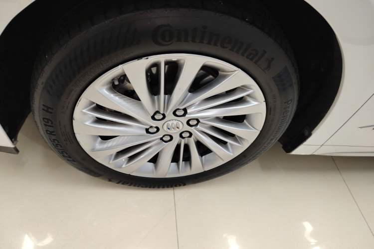 Used Buick Century 2023 2.0T Six-Seater Yinshi Edition
