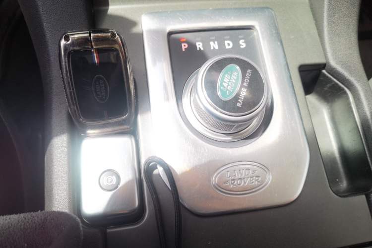 Used Land Rover Discovery 2014 3.0 SC V6 HSE Luxury Gear Lever
