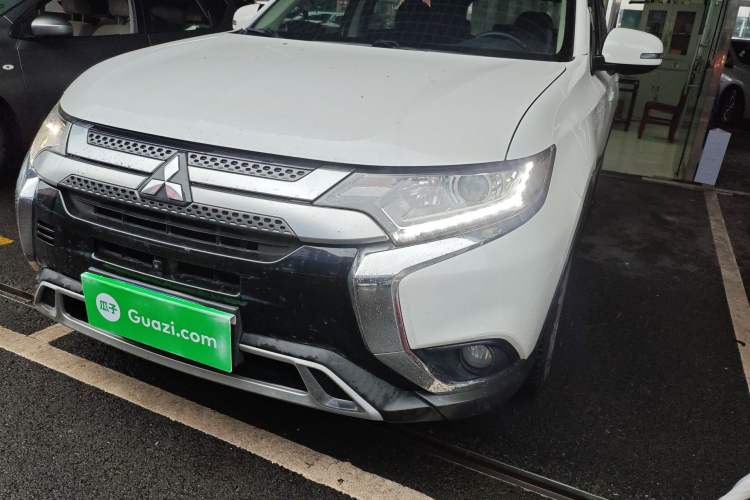 Used Mitsubishi Outlander 2020 2.0L Two-Wheel Drive Enjoyment Version 5 Seats
