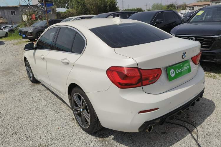 Used BMW 1 Series 2019 118i Fashion Model Rear Left 45 Deg