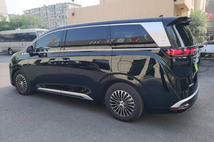 Used Denza D9 2024 DM-i 1050 Luxury Model