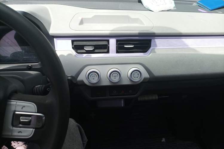 Used Chery QQ Ice Cream 2022 170km Sundae Phosphate Lithium-Ion Audio And AC Panel