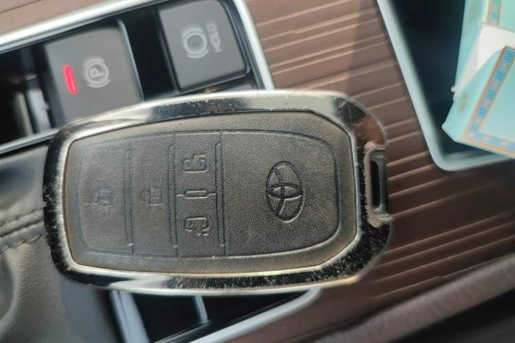 Used Toyota SIENNA 2023 2.5L Hybrid Comfort Edition