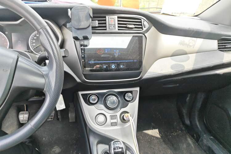 Used Haima M3 2016 1.5L Manual Comfort Model with Sunroof
