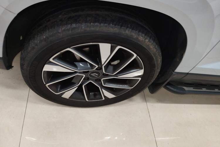 Used Jetta VS5 2019 280TSI Automatic Glory Edition Left Front Wheel Hub