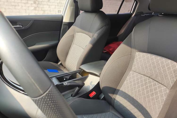 Used Roewe i5 2023 1.5L Manual Comfort Edition