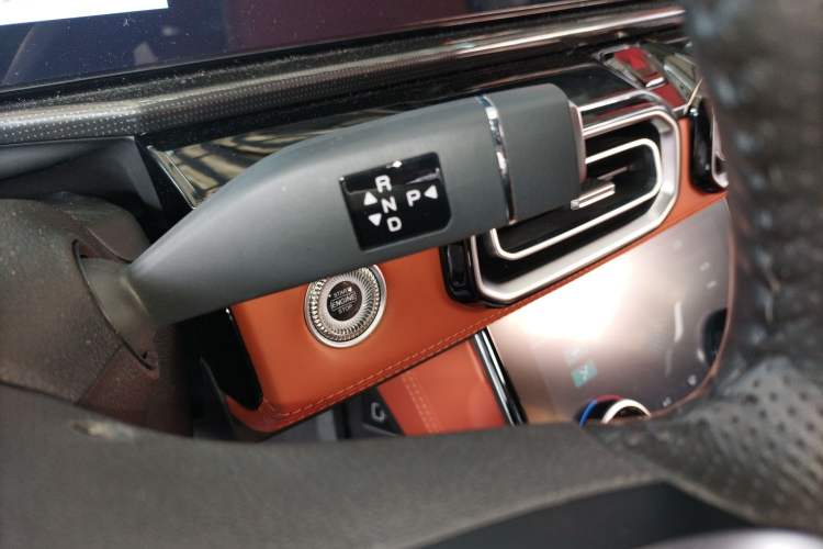 Used JETOUR Shanhai L7 2024 1.5T 120km MAX 5-Seater Gear Lever