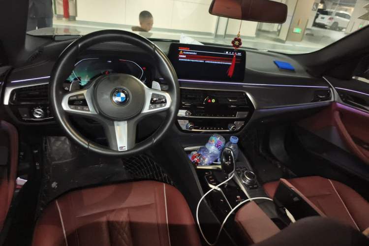 Used BMW 5 Series 2022 Restyled 530Li Leading Edition M Sport Package Center Console