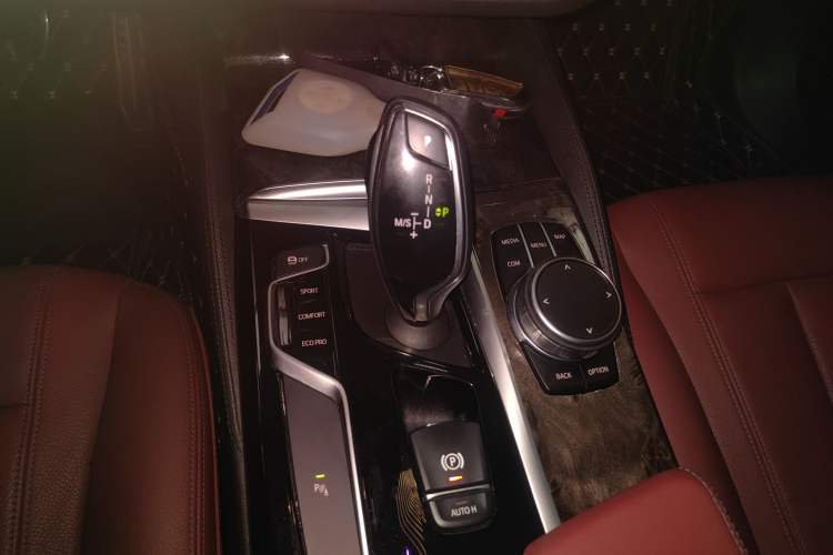 Used BMW 5 Series 2018 530Li Leading Model M Sport Package
