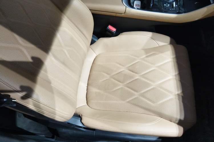 Used Geely Galaxy A7 2025 Model EM-i 150km Starship Edition
