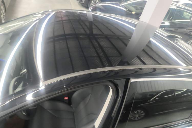 Used Hongqi E-QM5 2022 431 km Charge & Enjoy Edition