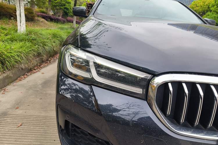 Used BMW 5 Series 2022 530Li Leading Model M Sport Package Right Front Headlight