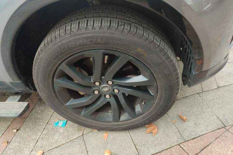 Used Land Rover Discovery 2020 2.0T 30th Anniversary Special Edition Right Front Wheel Hub